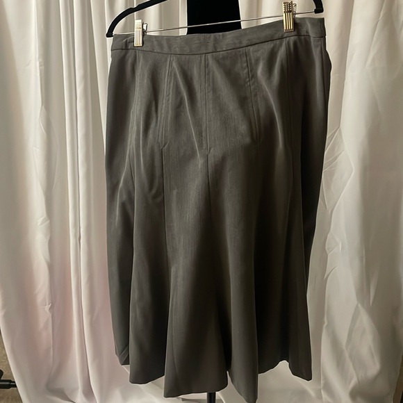 East 5th Dresses & Skirts - NWT Gray East 5th A-line skirt with panels and darts Size 12